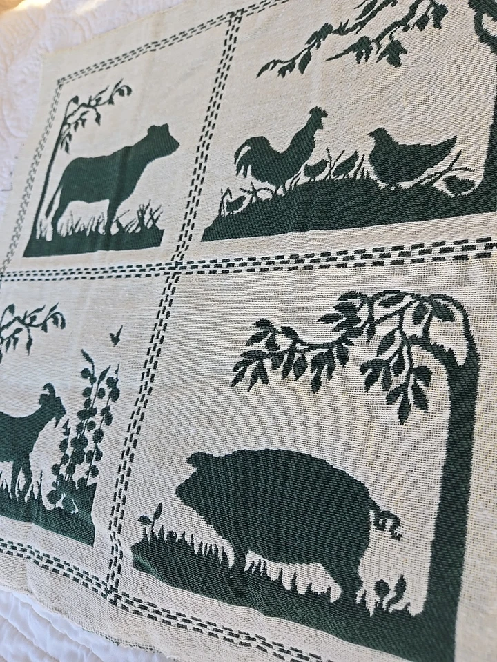 BARNYARD TOILE 挂毯织物面板全新绿色象牙农场动物枕头 18x18 — 第 2/4 张图片