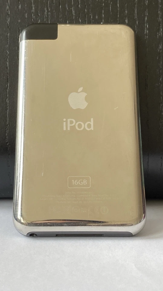 iPod touch A1213 (1.Gen, 2007), 16 GB, funktioniert! - Bild 3 von 4