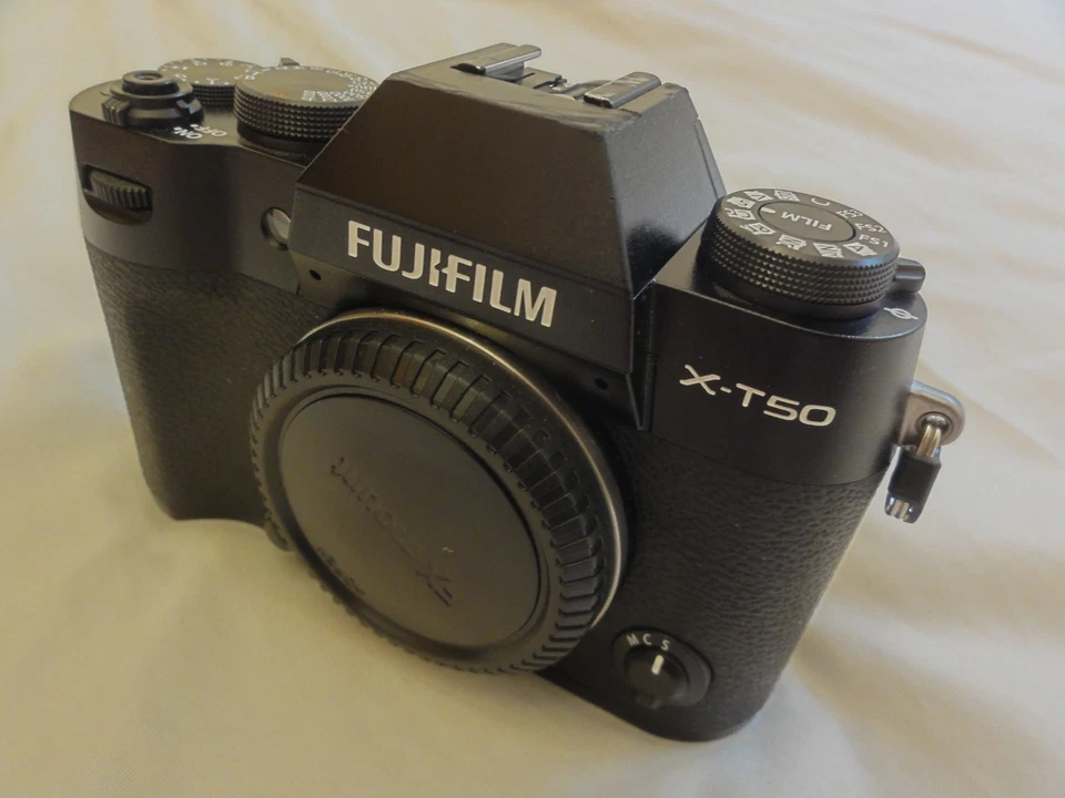 FUJIFILM X-T50 schwarz DSLR Systemkamera Fotoapparat Body - Bild 2 von 4