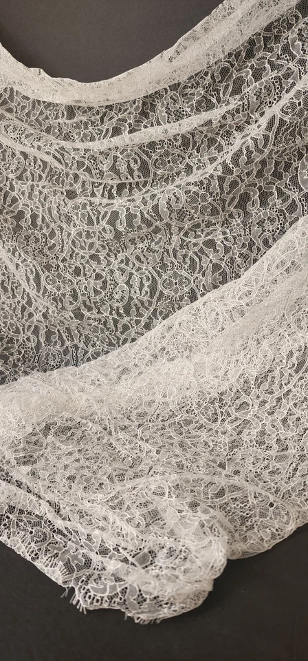 Tela de encaje blanco roto de alta costura francesa - 37,5"x63" mezcla de algodón textil de diseñador Foto 4 de 4