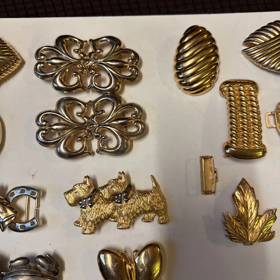 Vintage Lot Gold And Silver Toned Belt Buckles Plus Other Things Some Signed - Image 4 of 4