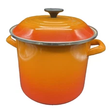  Le Creuset Stock Pot 8 qt Enamel on Steel Flame 