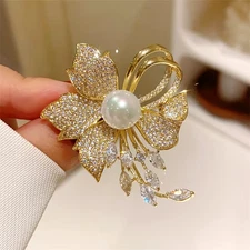 Elegant Luxury Sparkling Rhinestones Floral Brooch Pin Golden Women Holiday Gift