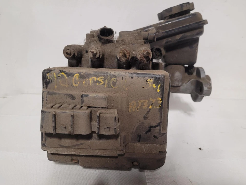 Conjunto de bomba y motor ABS usado se adapta a: Chevrolet Corsica 1992 montaje grado A Foto 2 de 4
