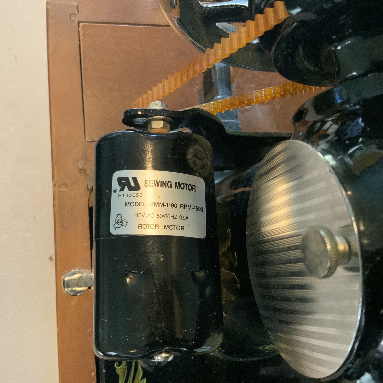 Circa 1963 Singer Sewing Machine RMM1190 RPM4500 w/ Base Pedal No Top