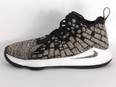 boys size 2 basketball shoes