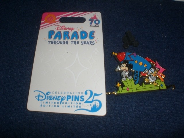 Disney 2025 DLR PARADE THROUGH THE YEARS TRAIN MICKEY & DONALD