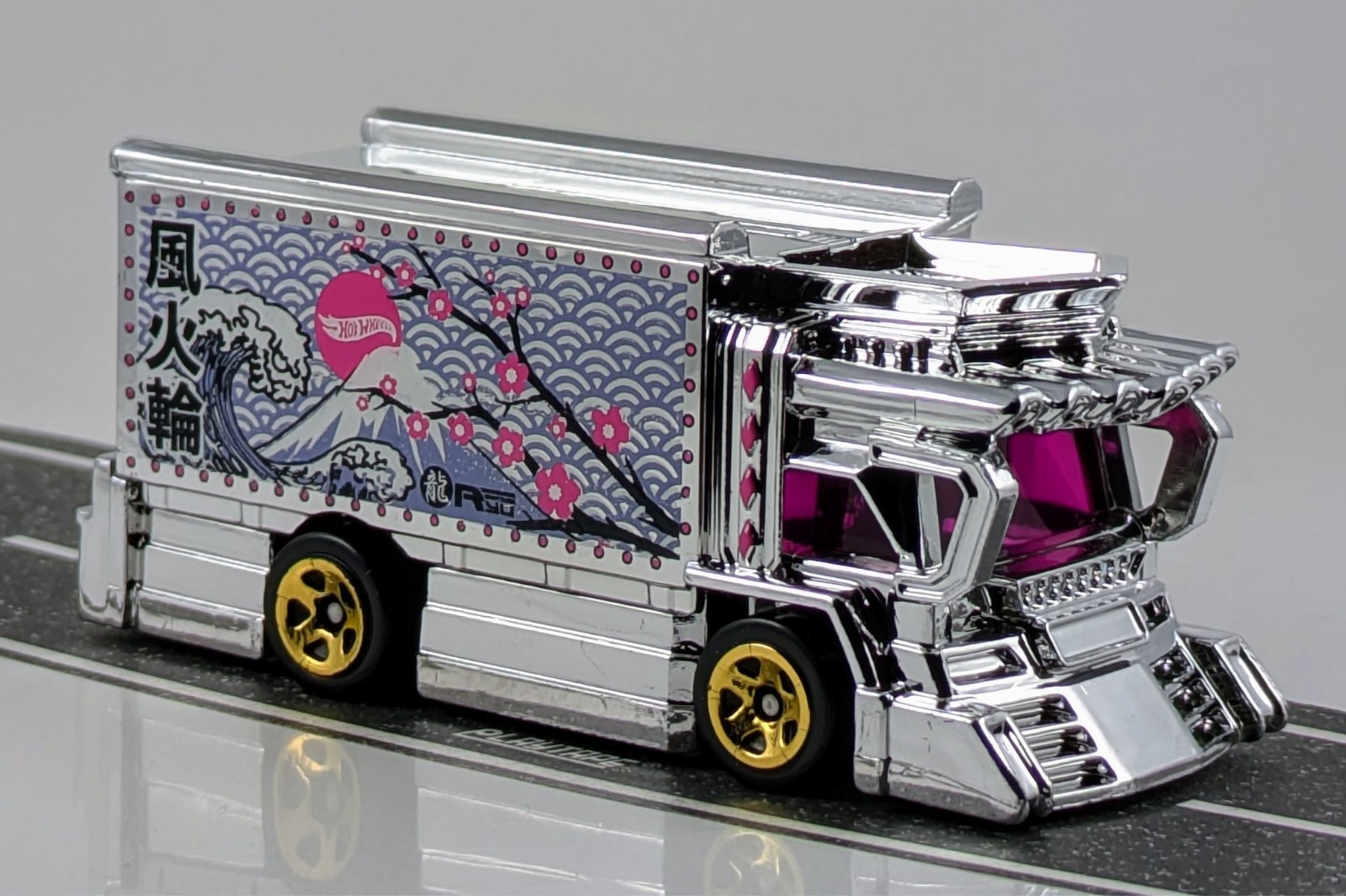 Raijin Express / Chrome / Hot Wheels / 2021