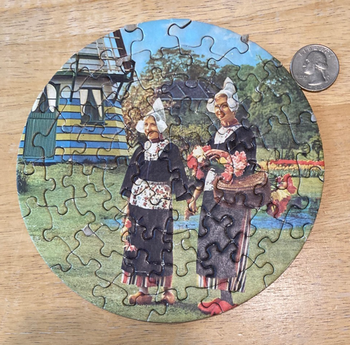 Tuco Round Miniature Puzzle - Complete - Tulip Time In Holland - Over 55 Pcs - Picture 2 of 7
