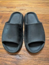Adidas Yeezy Slide Onyx, size 10, slight wear on bottom