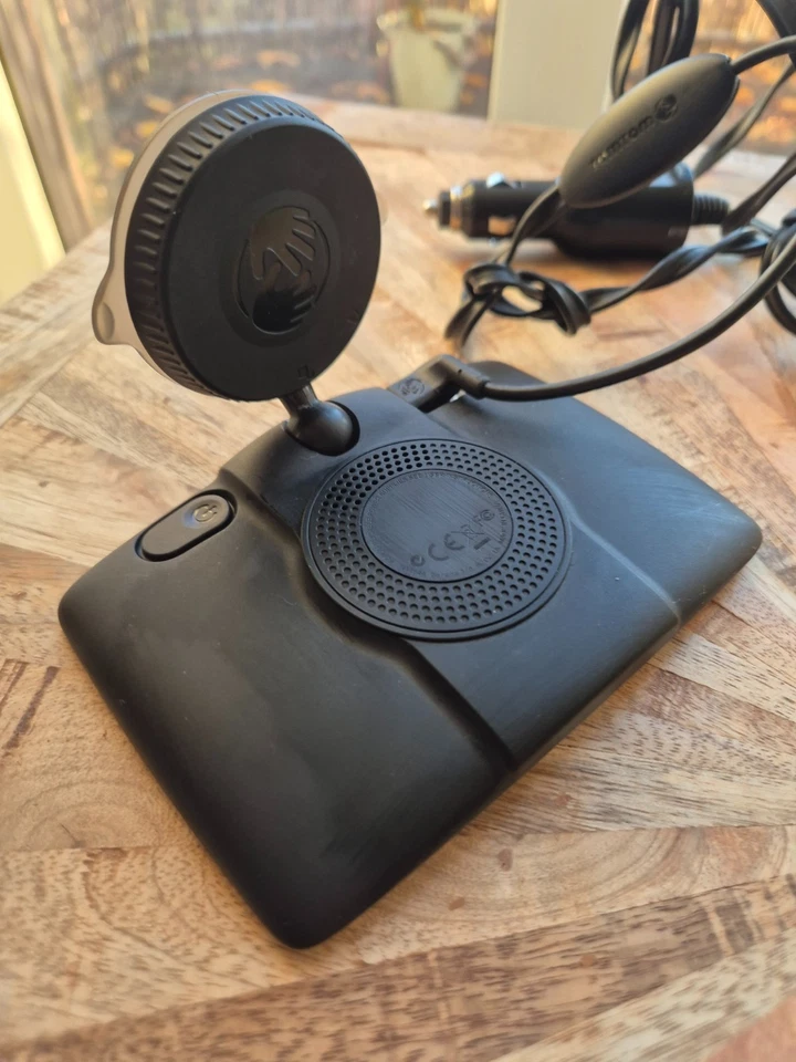 TomTom GPS Navigator 4EN42 2018 - 4,3 EU Navi, Schwarz, mit Kfz-Ladegerät - Bild 2 von 4