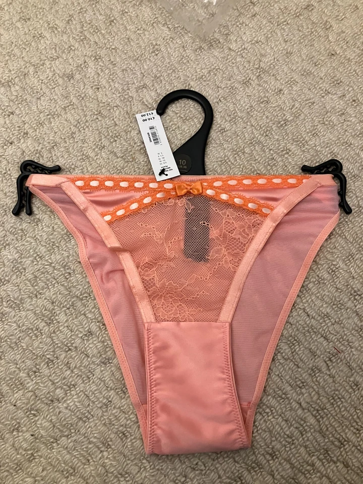 50% VENTA DE VALENTÍN Ann Summers DELICACY Melocotón Knicker Brasileño Talla 10 Precio de venta sugerido por el fabricante £10 Foto 2 de 4