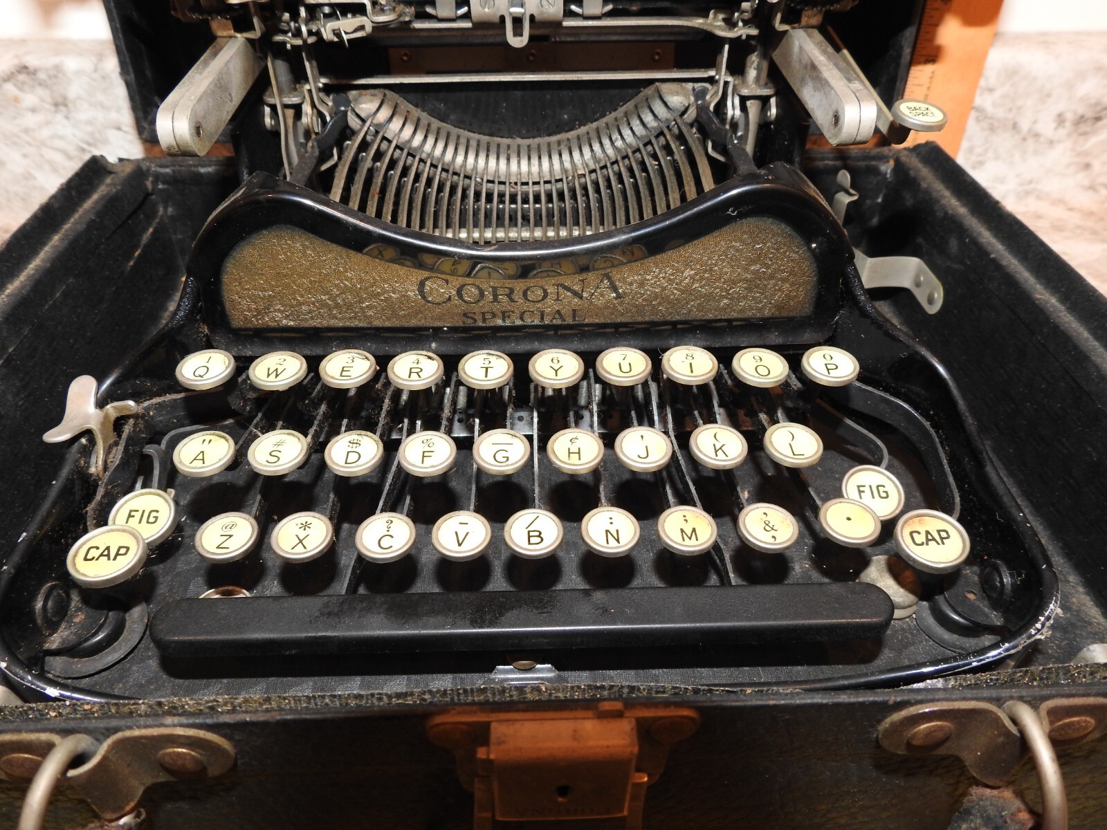 Antq Portable Plaza Typewriter Exchange WWII Wartime Journalist