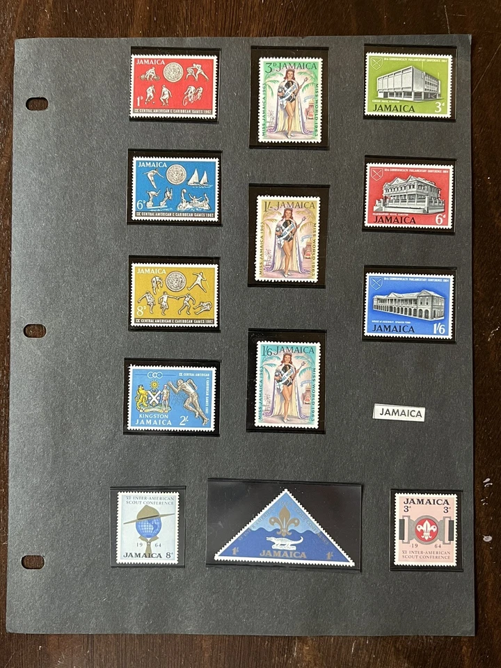 LOTE DE SELLOS JAMAICA COMO NUEVOS EN PÁGINA AMBOS LADOS EN PROTECTORES POST INDEPENDENCIA Foto 3 de 4