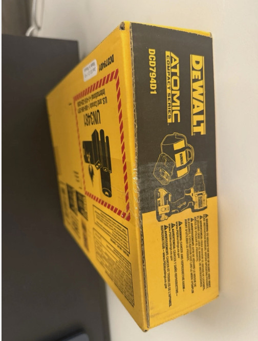 DEWALT ATOMIC COMPACT SERIES 20V MAX Drill Kit With Battery&charger D794D1 (NEW)