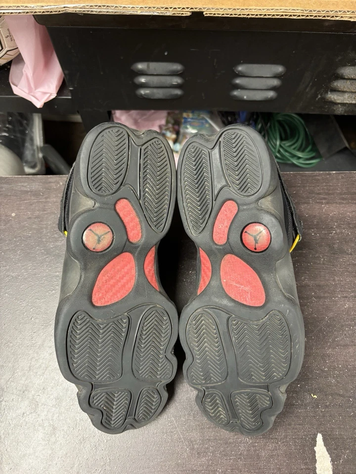 Talla 10.5 - Air Jordan 6 Anillos Negro Rojo Azufre Foto 3 de 4