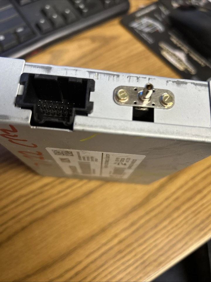 Módulo de control por satélite antena de radio deportiva Chevy Captiva 2012-15 OEM 20940528 Foto 3 de 3