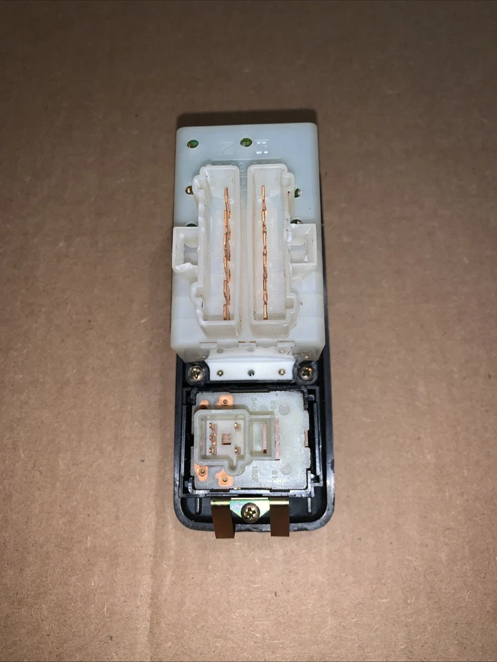 INTERRUPTOR VENTANA ELÉCTRICA MAESTRO SEDÁN 95-99 SATURN SL1 SL2 SW1 SW2 4D 21021838 Foto 4 de 4