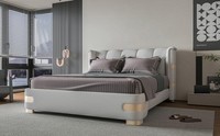 Luxus Graues Bett Mit Gold Akzenten Gepolstertes Kopfteil Moderne Schlafzimmer