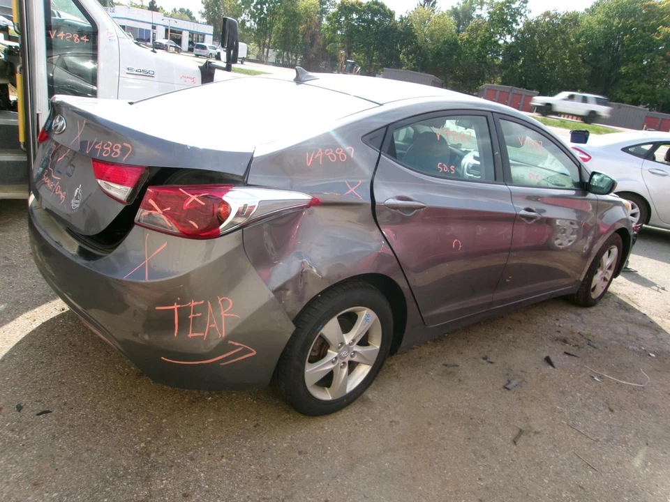 Used Air Cleaner Assembly fits: 2011 Hyundai Elantra 1.8L Sdn Canada emissions G - Image 4 of 4