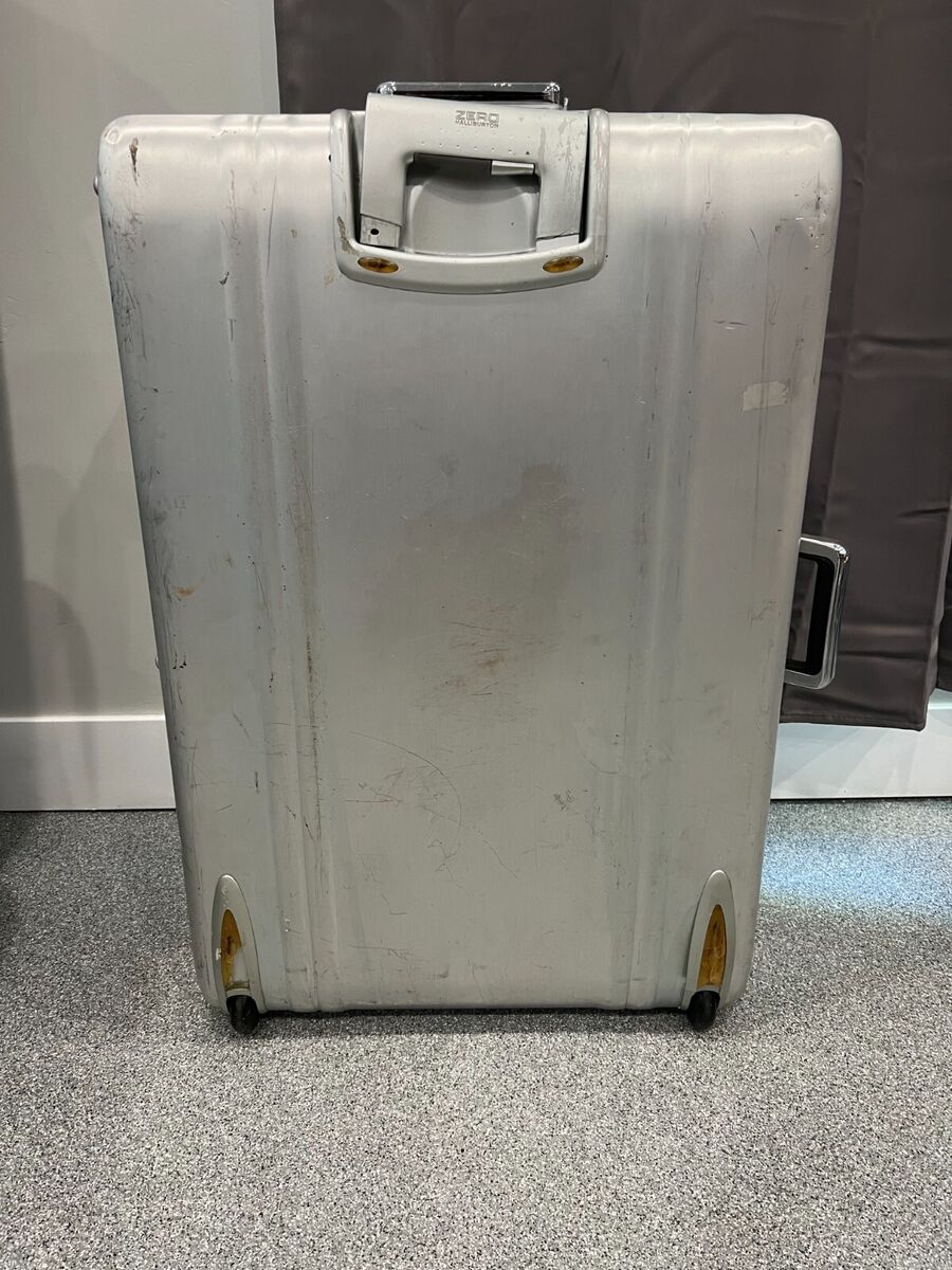 ZERO Halliburton Zeroller Classic - Large 32 ZERO Halliburton Zeroller Classic - Large 32