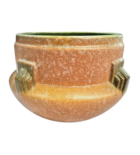 ROSEVILLE ARTCRAFT TAN AND GREEN JARDINIERE #629