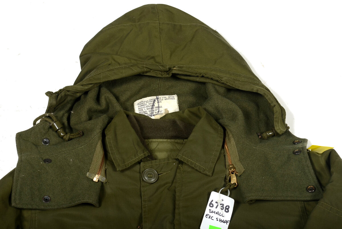 CANADIAN ARMY ARCTIC WINTER PARKA - 6738 - SHORT SMALL CANADIAN ARMY ARCTIC WINTER PARKA - 6738 - SHORT SMALL