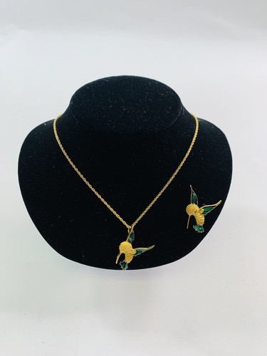 Set collana e spilla vintage colibrì color oro e smalto verde - Foto 7 di 7