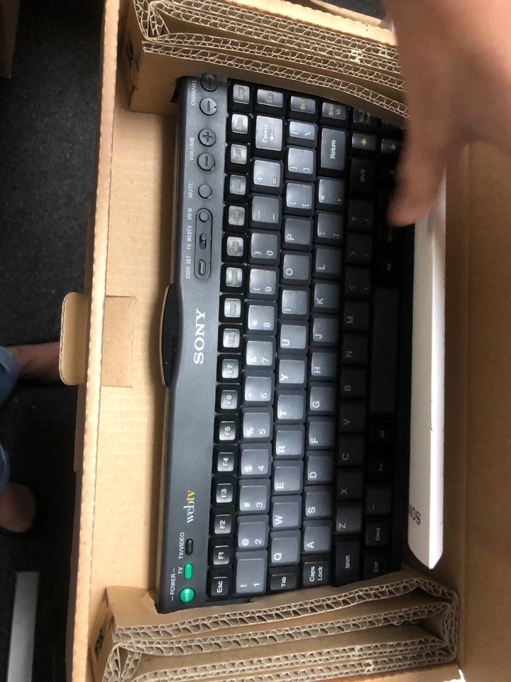 Sony WebTv Wireless Keyboard KI-W200 Model: SWK-8640 1997 - Image 3 of 4