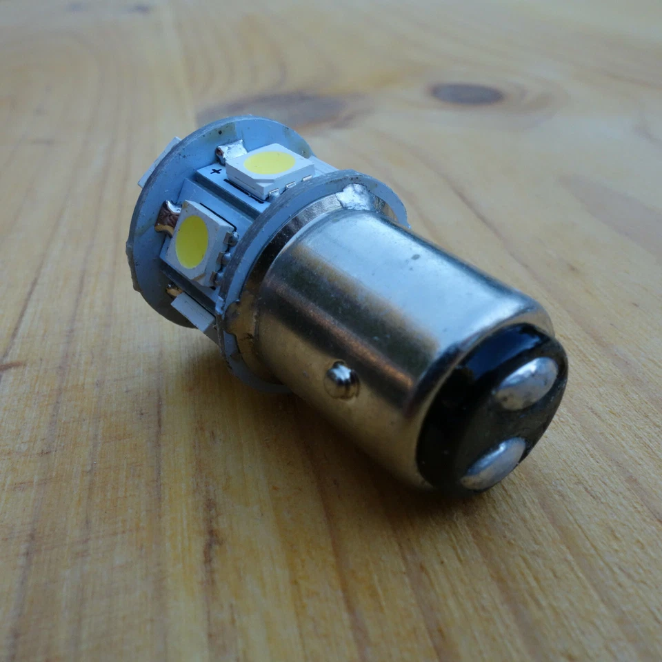 LED 6V BAY 15 D luz freno y posicion piloto trasero moto/coches COMPACT EXTRA - Imagen 3 de 4