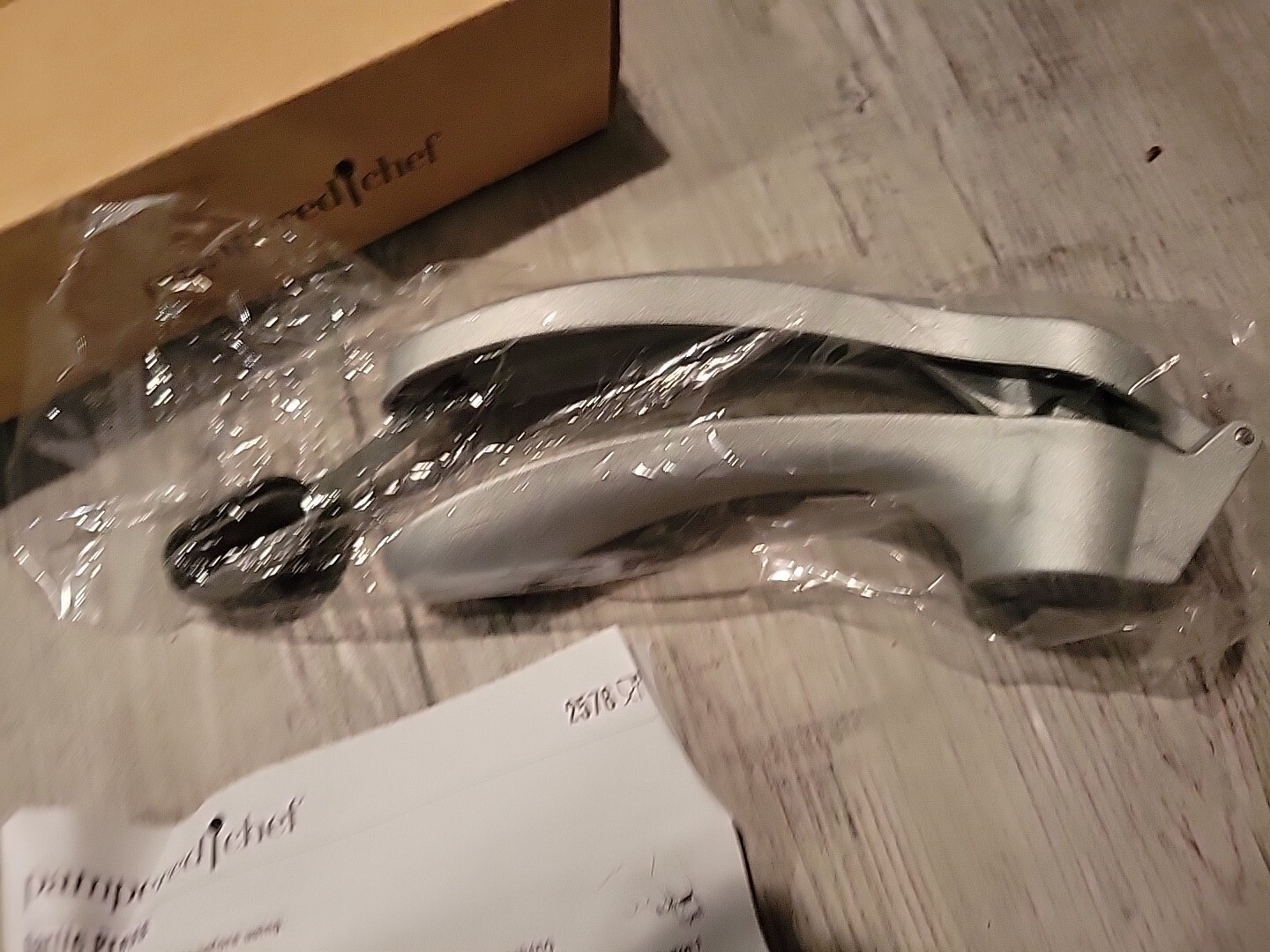 NEW Pampered Chef GARLIC PRESS w/Cleaning Tool 2576 99901025762 eBay