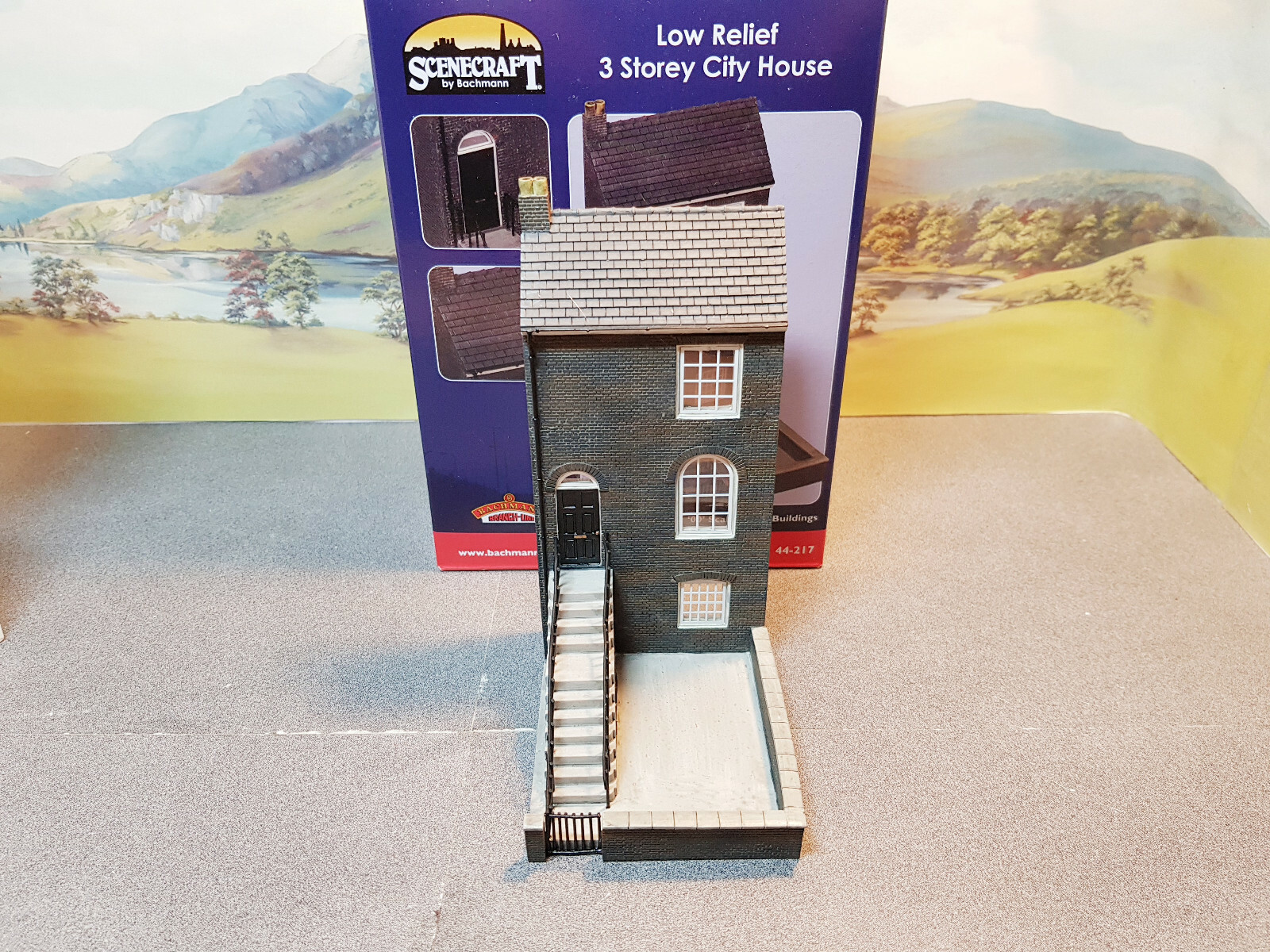 44-217 Bachmann Scenecraft Low Relief 3 Storey City House