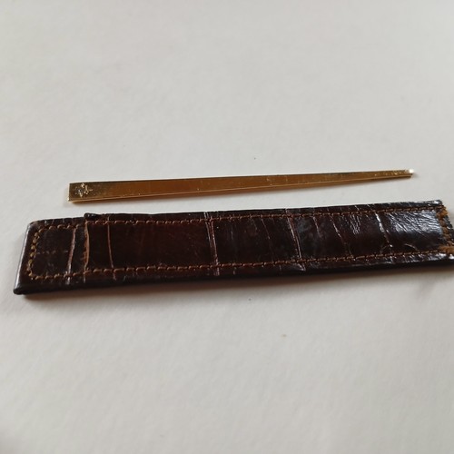 Fancy Vintage Gold Toothpick w/Diamond in stamped genuine Alligator sheath heath