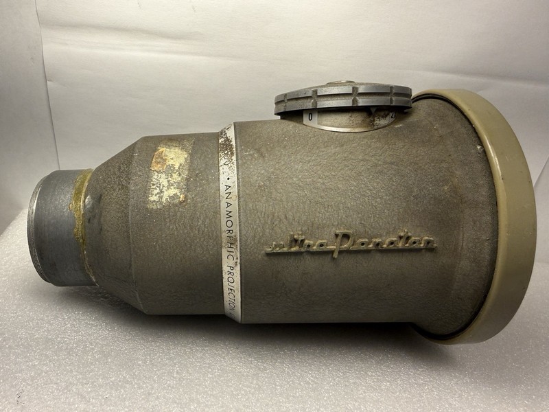 PANAVISION ultra Panatar anamorphic lens attachment