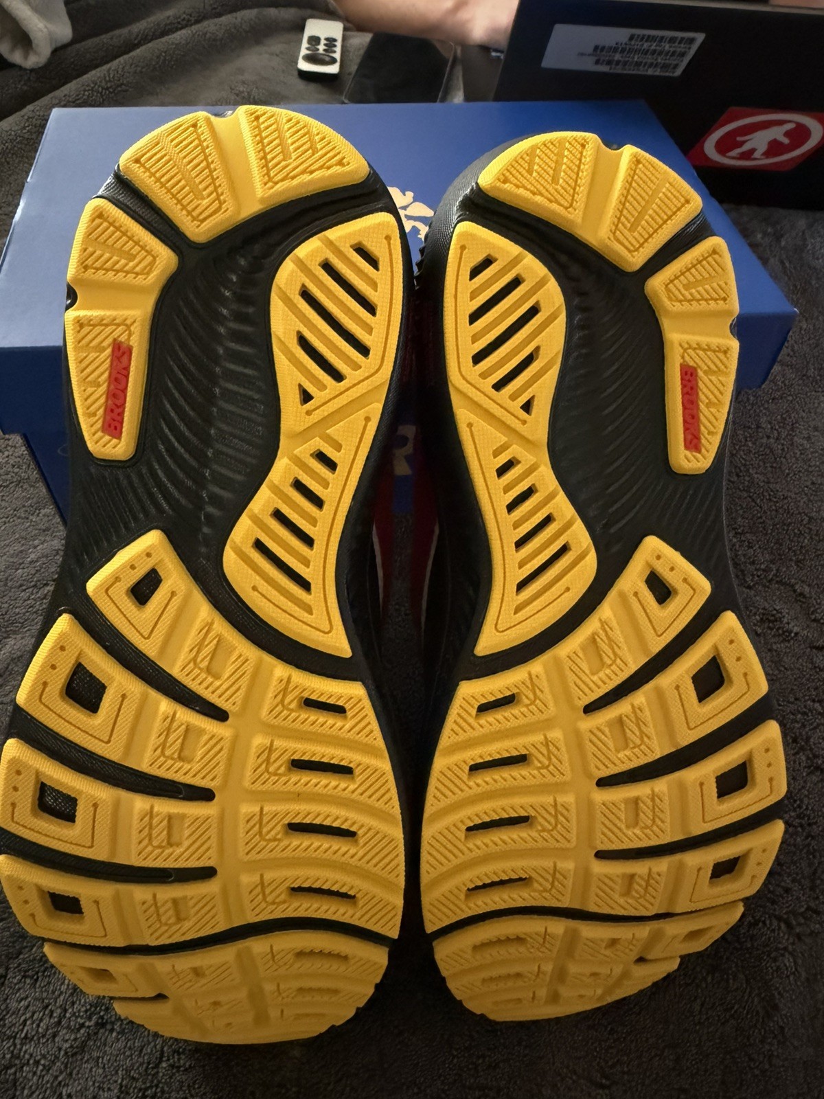 Brooks Run Disney 2026 Ghost 17 Mickey Mouse Women's W 8 WIDE 39 New Limited Ed. thumbnail 9