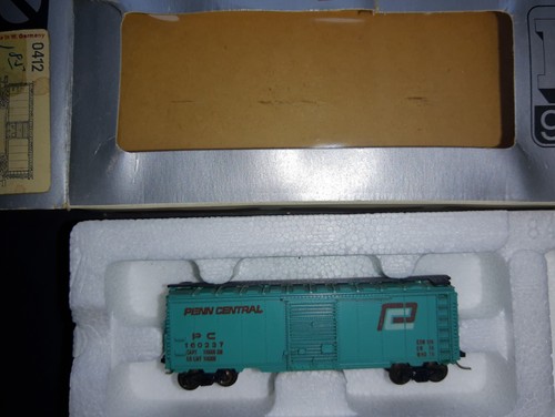 Arnold 0412  4-achsiger Kühlwagen "PENN CENTRAL" in OVP; Spur N | Condition: Neu
