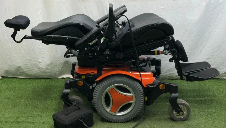 Permobil Corpus M300 Wheelchair POWER TILT, RECLINE, LEGS **WE SHIP WORLD WIDE** - Image 4 of 4