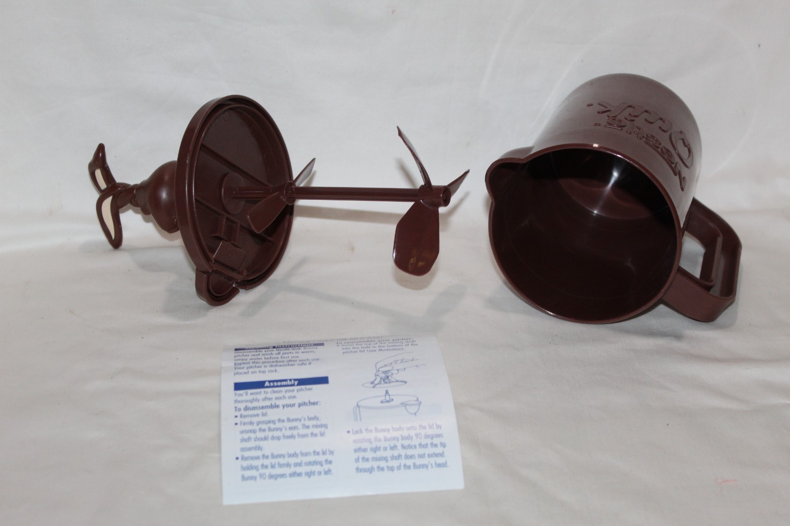 Vintage Nestle Quik Nesquik Bunny Brown Plastic Chocolate Milk Mixer Pitcher 