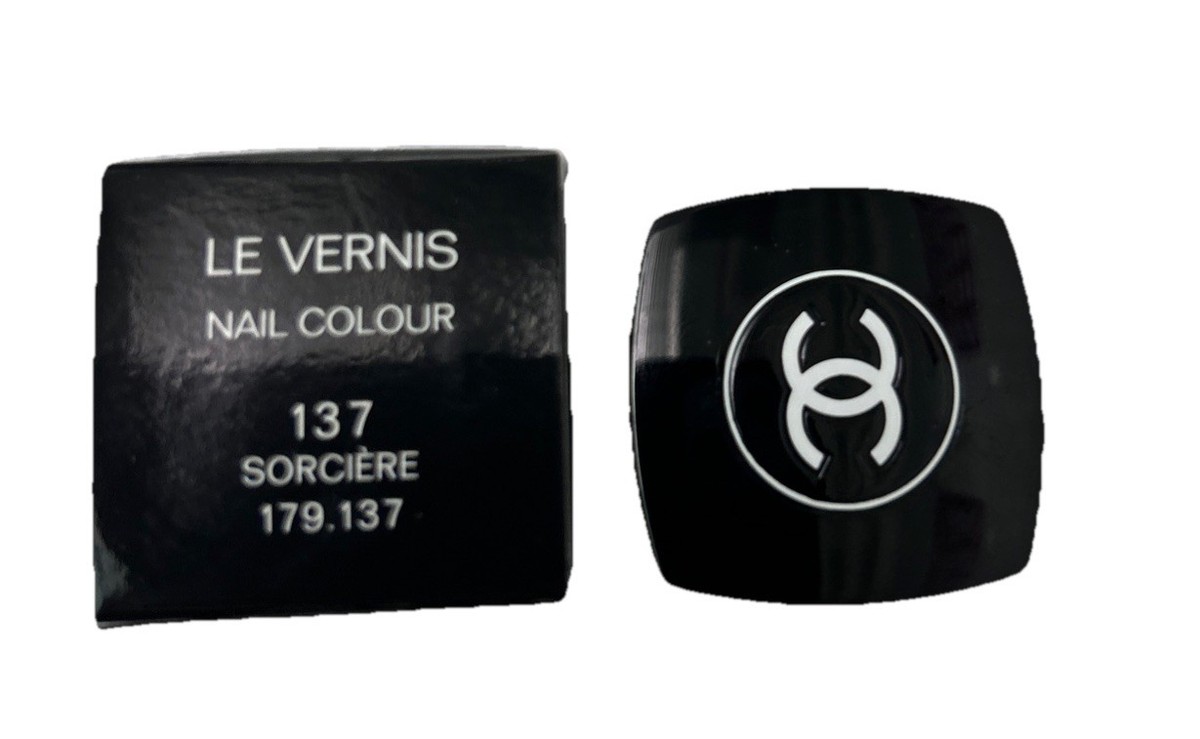 CHANEL Le Vernis LongWear Nail Colour Nail Polish 137 SORCIERE for