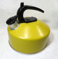 Vtg Enterprise Aluminum Whistle Tea Kettle Teapot 2 1/2 QT Havest Gold Yellow US