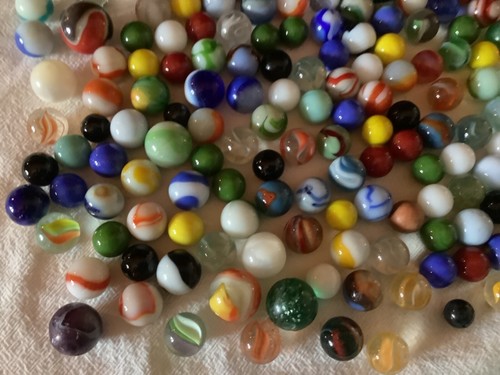 Large Lot Of 195 Vintage Marbles 5 Glow Under Black Light - Picture 4 of 16