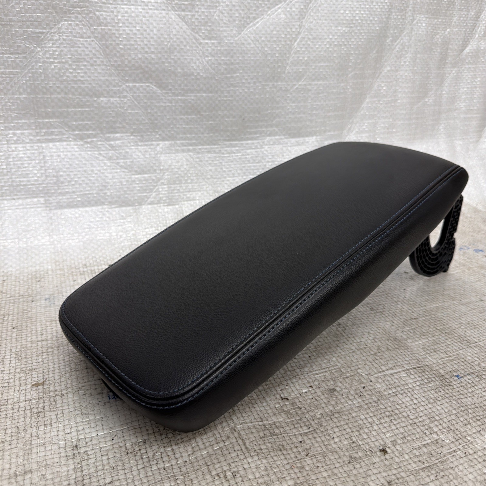 2016-2019 Chevrolet Volt Center Console Black Leather Armrest Lid Cover OEM