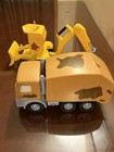 Stinky and Dirty Show Talking Backhoe Loader and Garbage Truck Set — photo 3