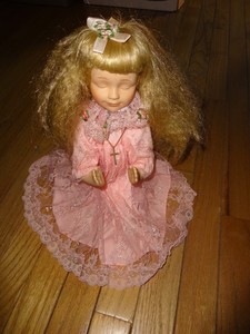 Vintage Porcelain Doll Praying Pink Lace Dress Blonde Hair Kneeling 12" w/Cross