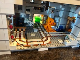 LEGO Minecraft: The Mountain Cave (21137)