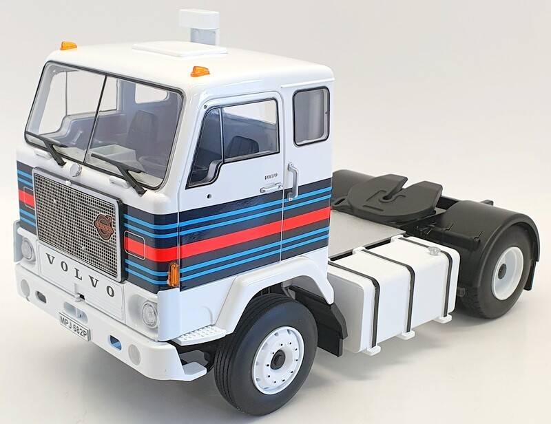 Camion miniature Volvo F88 1975 échelle 1/18 KK Scale RK180065 Roadking Martini Racing