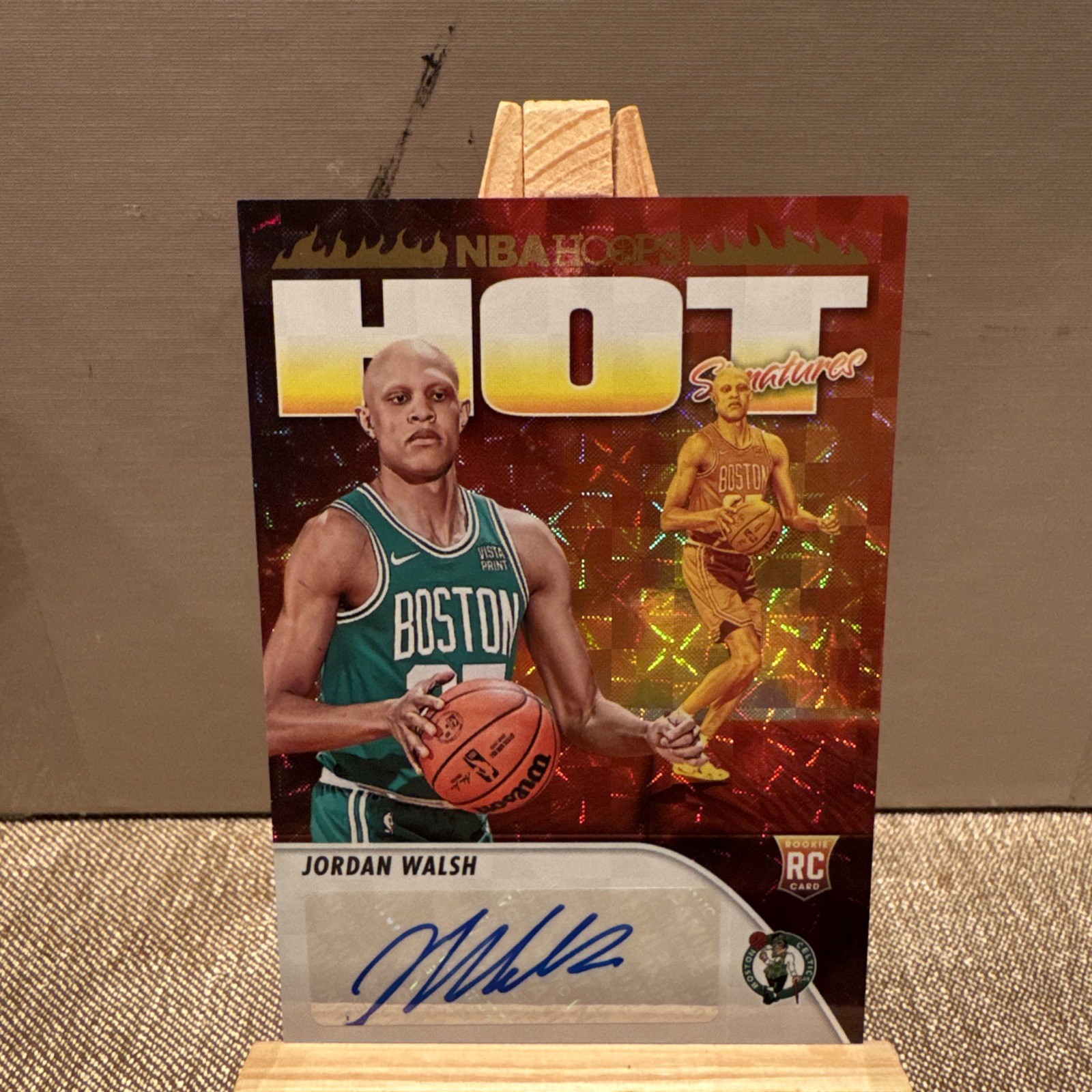 2023-24 Panini NBA Hoops Hot Signatures Hyper Gold Jordan Walsh Rookie (RC)