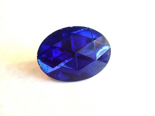 VINTAGE CHUNKY OBLONG DIAMOND FACATED DARK BLUE GLASS SCARF CLIP VINTAGE FAB - Picture 2 of 8