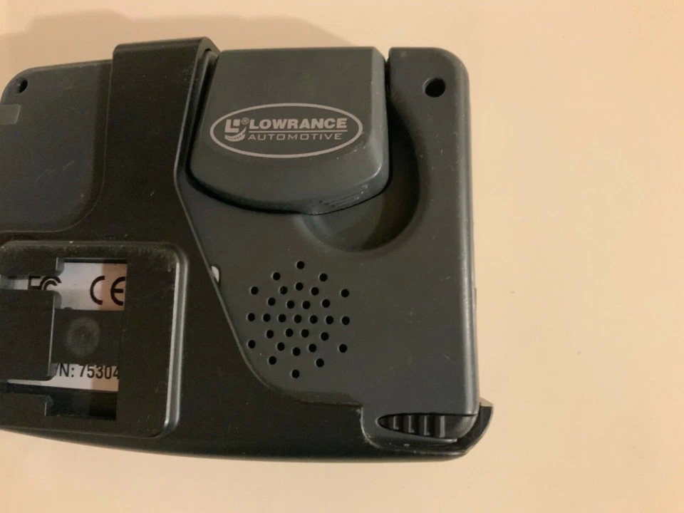 Lowrance iWay 250c Automotive GPS Navigation Unit 3.5" - Image 3 of 4