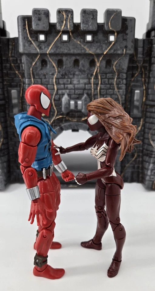 Marvel Legends Spider-Man Araña Escarlata y Araña-Mujer Guerreros de la Web Set Foto 3 de 4